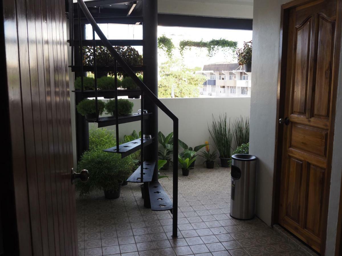 Appartement Boonnark Bed Night Bazaar No Car Parking à Chiang Mai Extérieur photo